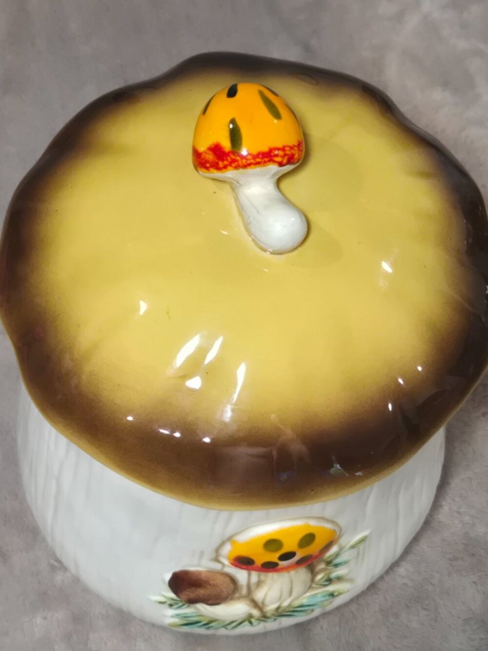 Vintage Merry Mushroom Canister Ceramic Made in Japan with Flaws - Picture 5 of 16
